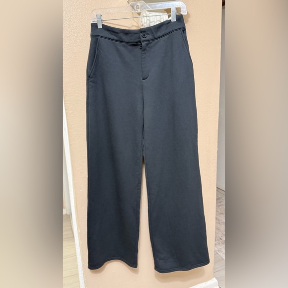 ALO Yoga Women’s gray Wide-Leg Sweatpants - Picture 5 of 13